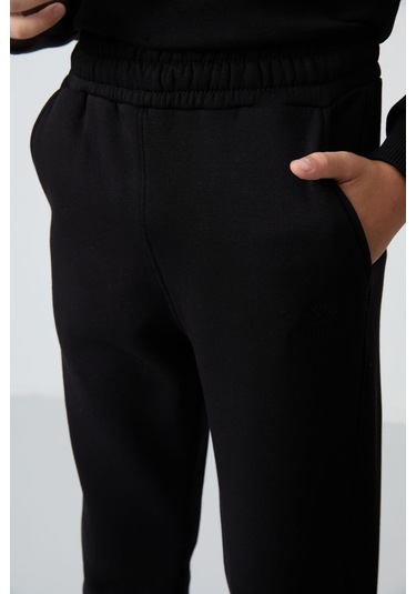 Tommy Life Siyah Pamuklu Kalın İçi Tüylü Yumuşak Dokulu Standart Fit Nakışlı Erkek Çocuk Eşofman Takım - 11249 Siyah