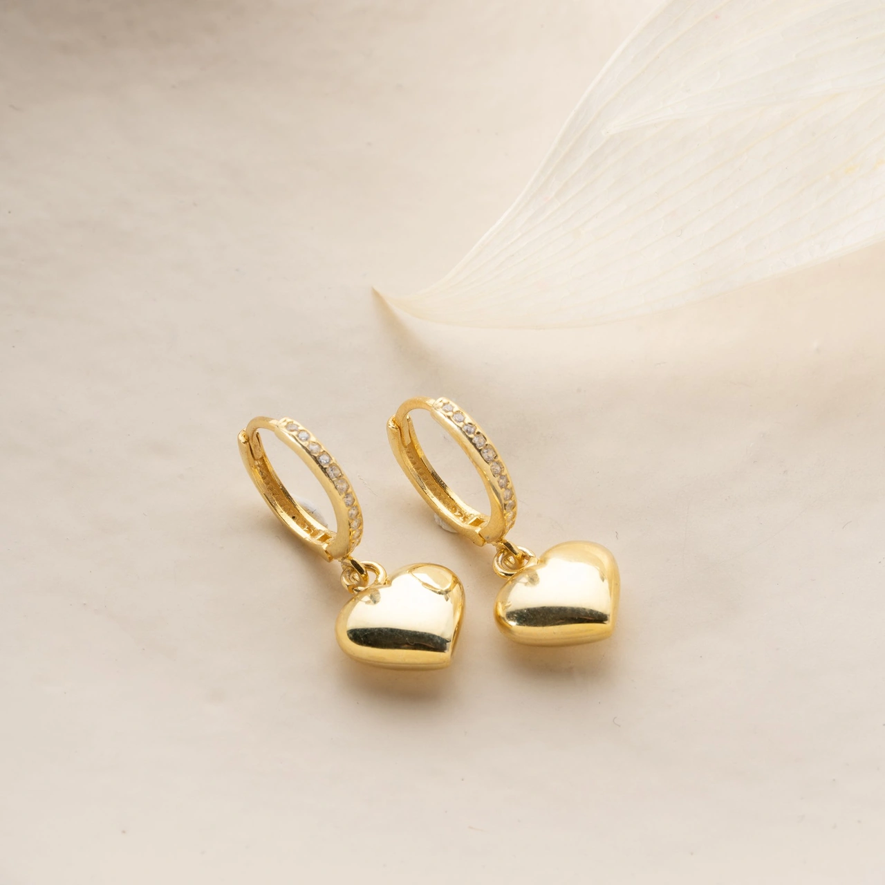 925 Ayar Gümüş Bombeli Sallantılı Kalp Küpe Altın