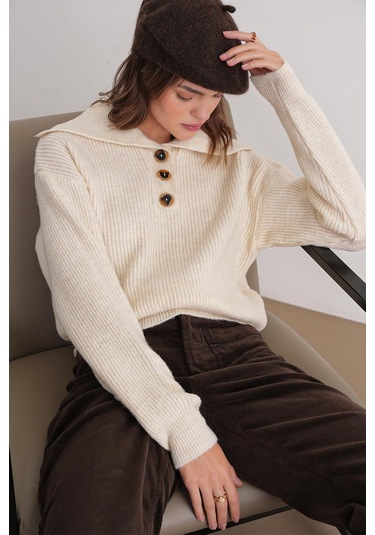 6900 Kadın Düğmeli Devrik Yaka Triko Kazak Naturel Naturel
