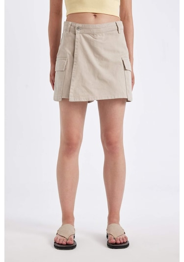 Defacto Regular Fit Normal Bel Kargo Cepli Gabardin Şort Etek D4991AX24AUBG155 Bej