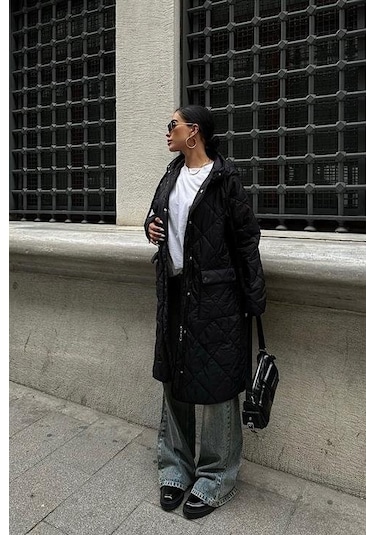 Sensuelle Fermuar Ve Kapşonlu Uzun Kapitone Mont 7062 Siyah