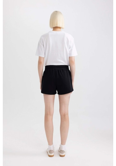 DeFacto Regular Fit Normal Bel Kısa Basic Düz Şort C7600AX24SMBK81 Siyah DeFacto Regular Fit Normal Bel Kısa Basic Düz Şort C7600AX24SMBK81 Siyah