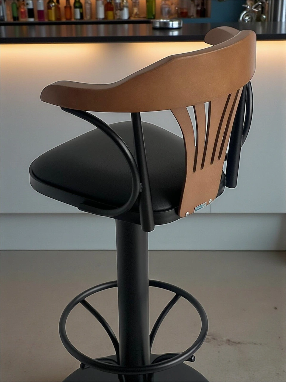 Dengema T168/75 Dönerli Bar Sandalyesi Siyah Deri Oturum, İnegöl Ceviz Sırt 75 Cm Yükseklik Siyah - Ceviz