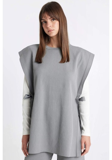 Defacto Regular Fit Bisiklet Yaka Basic Düz Yan Bağlamalı Triko Süveter Y1323AZ24AUGR422 Gri