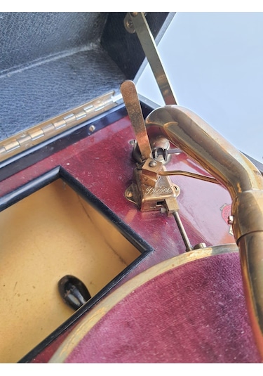 Triumphon Antika Çanta Gramofon 081