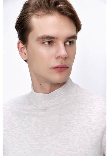 Basic Dinamik Fit Rahat Kesim Yarım Balıkçı Yaka Triko Kazak 99kc017002653 Bej