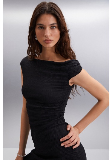 Innsa Kadın Bürümcük 3 Boyutlu Kumaşlı Tek Omuzlu Bodycon Siyah Elbise