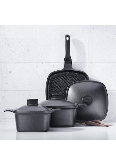 Korkmaz Casterra Kare Döküm Tencere 28x28x12,5