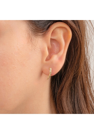 Altın Küpe - 14 Ayar Altın Minimal Taşlı Dövülü Küpe Sarı