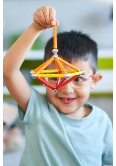 3 Boyutlu Eğlence Garantisi: Classic Manyetik Zeka Oyunu 42 Parça