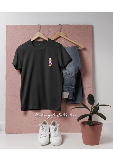 Oversize Woman Pastry Chef Cep Tasarımlı Unisex T-shirt Siyah