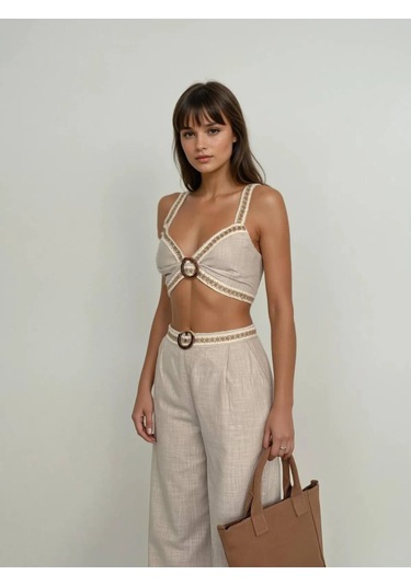 Şeritli Çift Tokalı Natürel Dokulu Keten Kumaşlı Palazzo Pantolon Sırt Lastikli Üçgen Krop Takım Bej