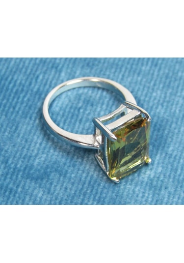 LilahGümüş tr 925 Ayar Gümüş  Baget Zultanit Taşlı Kadın Yüzük