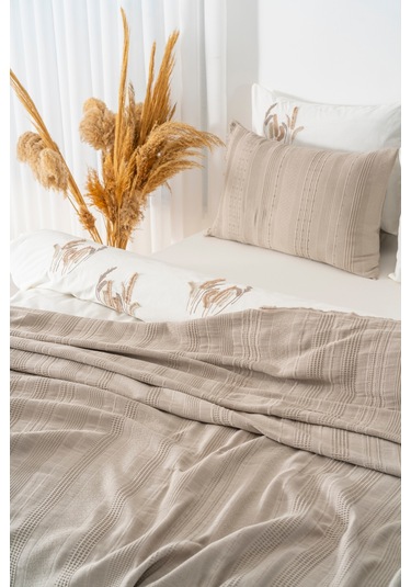 Arya Vizon Nakışlı Çift Kişilik Nevresimli Pike Seti - 7 Parça Çeyiz Seti Vizon