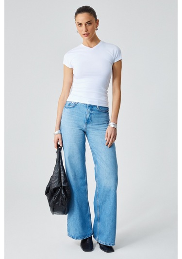 Marta Kadın V Yaka Kısa Kol Slim Beyaz T-shirt