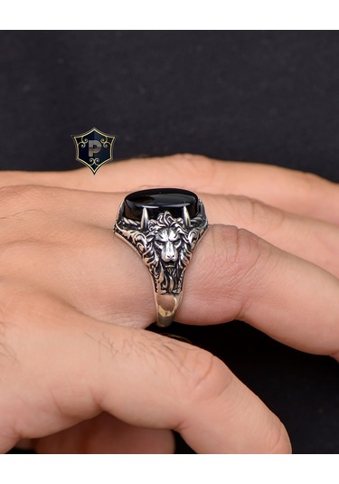Prestij Gümüş Aslan Figürlü Oniks Taşlı 925 Ayar Gümüş Erkek Yüzüğü