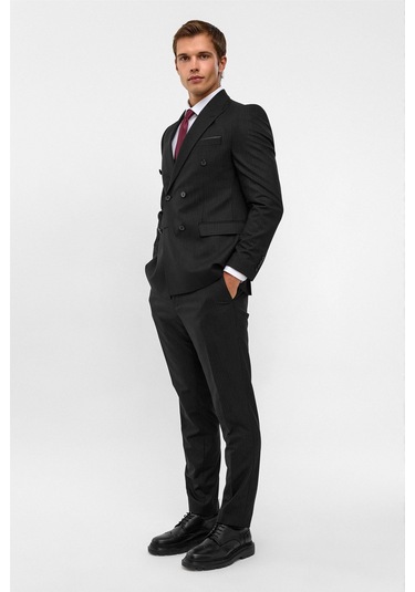 SÜVARİ Siyah Slim Çizgili Sivri Yaka 6 Drop Takım Elbise