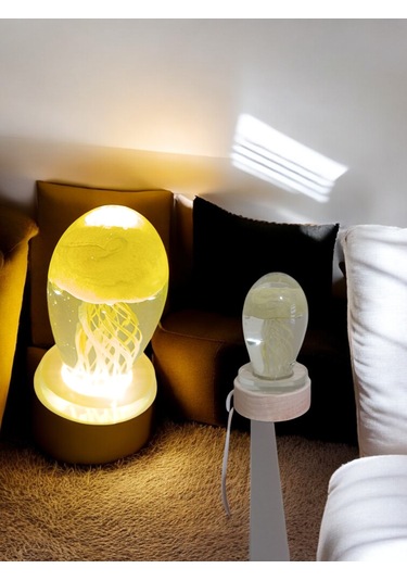 Ahşap Altlıklı Sarı Renk Deniz Anası Görünümlü Işıklı Küre