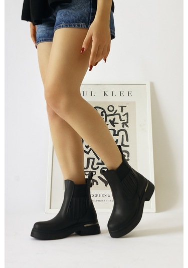 Pava Siyah Topuk Detaylı Çekme Bot 001