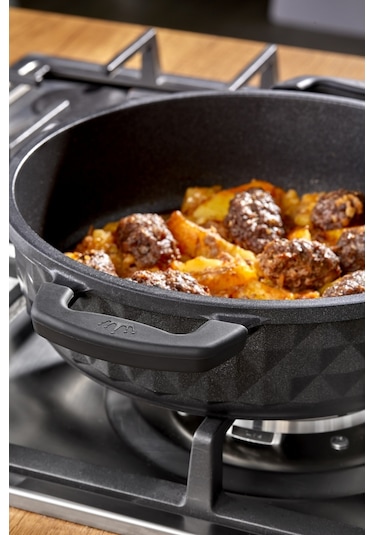 Taç Bella Tencere Cam Kapak Döküm Basık Tencere 26 Cm Siyah