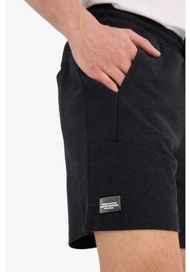 DeFacto Slim Fit Dar Kesim Dar Paça Şort W7965AZ25SMBK81