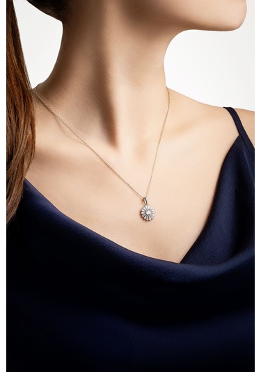 So Chic Minimal Çiçek 18 Ayar Beyaz Altın Kaplama Gümüş Seti Beyaz