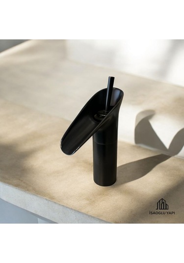 İsaoğlu Yapı Siyah Şelale Musluk Nostaljik Tasarım Şelale Lavabo Bataryası Siyah Armatür Siyah