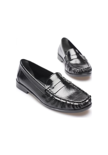 Trendella Siyah Parlak Deri Görünümlü Penny Loafer Tr88ms02a