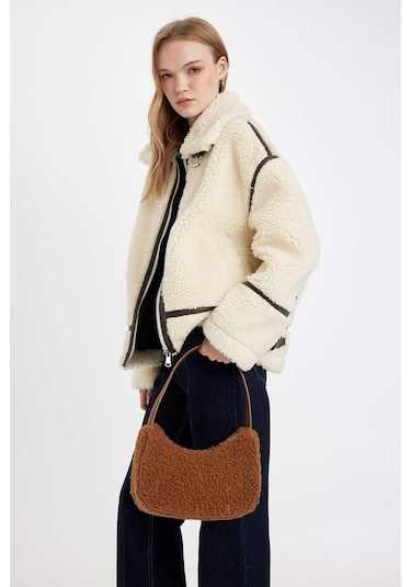 DeFacto Kadın Basic Düz Pelüş El Çantası B0802AXNSBN515