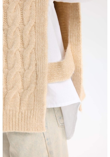 DeFacto 	Kız Çocuk Bisiklet Yaka Saç Örgüsü Desenli Triko Süveter C9659A824WNBG588 Bej