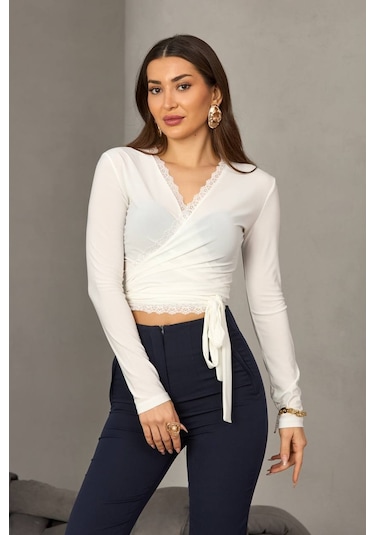 Kadın Dantel Detaylı Kruvaze Bağlamalı Crop Bluz Ekru