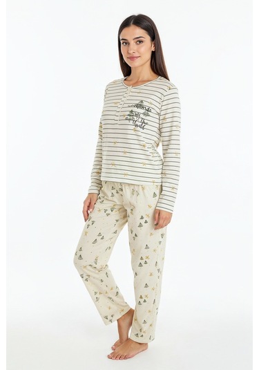 Üstü Yazılı Altı Çam Ağacı Desenli Elite Viscose Pijama Takımı Uzun Ekru 3568 Bej