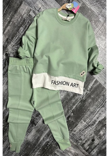 Yazı Detaylı Tarz Yeşil Renk Kız Çocuk Takım Yeşil
