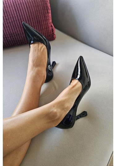 Ops 101308 Topukla Kadın Kadeh Topuk Stiletto Ayakkabı Siyah Rugan