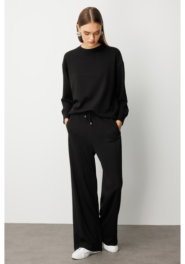 Mizalle Beli Lastikli Yumuşak Dokulu Siyah Jogger Pantolon Siyah
