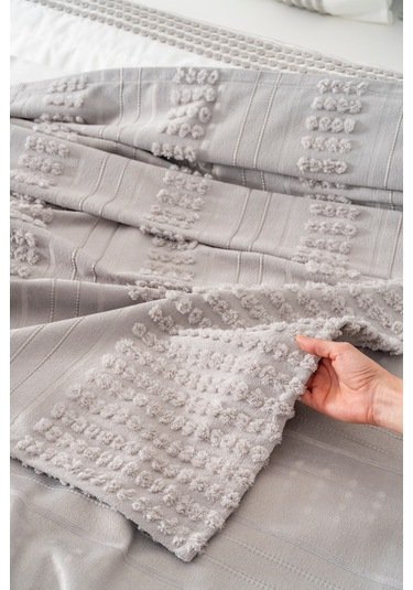 Maisa Gri Nakışlı Çift Kişilik Nevresimli Pike Seti - 7 Parça Çeyiz Seti Gri