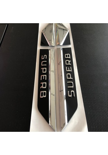 Skoda Superb Çamurluk Çıtası Logosu Arması