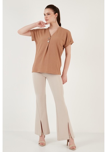 Lela Düğme Detaylı V Yaka Bayan Bluz 5865567 Bisküvi