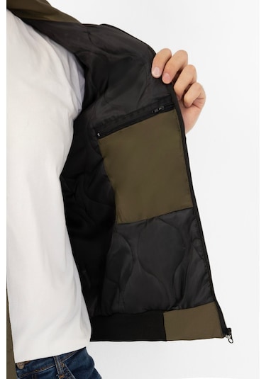 Erkek Haki İçi Astarlı Dik Yaka Mevsimlik Cepli Su Ve Rüzgar Geçirmez Mont Haki