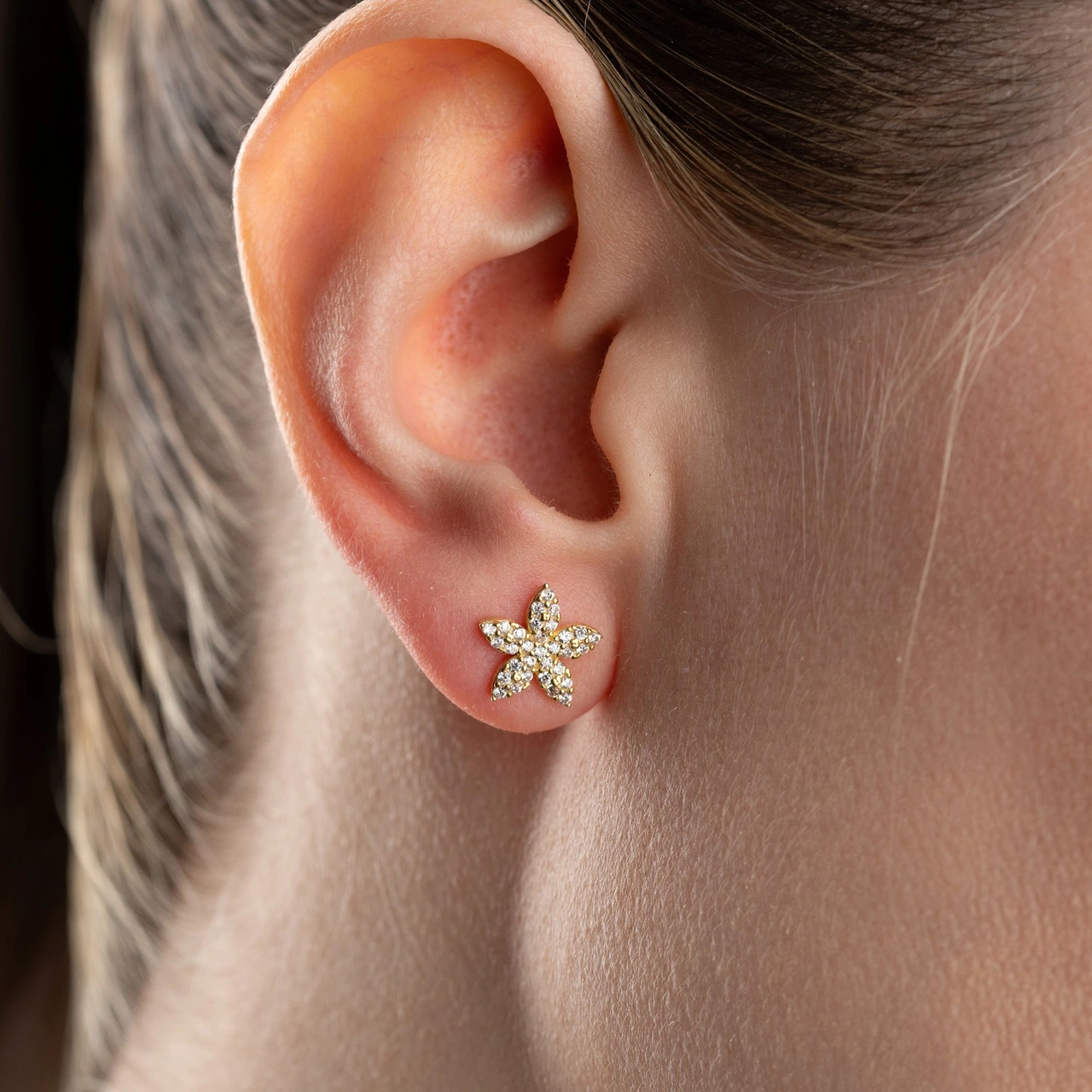 925 Ayar Gümüş Taşlı Minimal Çiçek Küpe Altın