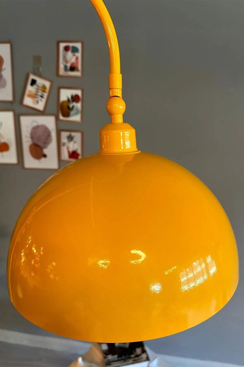 Sarı Lambader Hareketli Başlık Modern Dekoratif Metal Oturma Odası Çalışma Odası Zemin Lambası Sarı