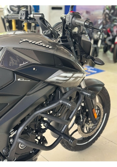 Bajaj Pulsar Ns 200 Özel Üretim Ön Koruma Demiri 3 Takozlu Siyah