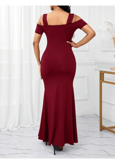 Kadın Omuzlardan Açık Askılı Yırtmaç Detaylı Uzun Ithal Krep Elbi Bordo