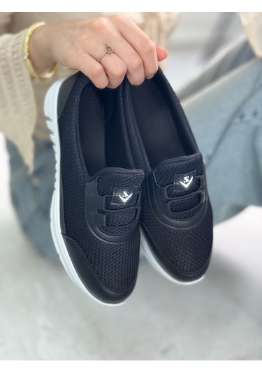 Günlük Kadın Spor Ayakkabı Lastik Bağcık Fileli Hava Alabilen Rahat Kaymaz Taban Sneaker 3005 Siyah - Beyaz