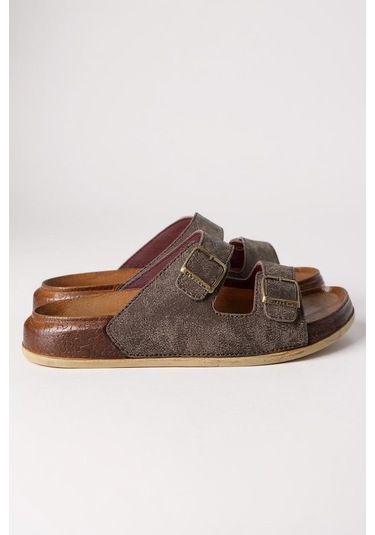 Wt 55201 Rahat Tabanlı Unisex Yazlık Günlük Hafif Tokalı Terlik Kahverengi