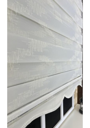 Storburada Zebra Stor Nakışlı Ekru Etek Dilimli St 124 Ekru