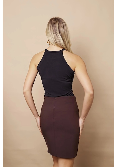 Kadın Arkadan Fermuarlı Düğme Detaylı Hafif Likralı Kumaş Diz Üstü Kalem Etek-kahve Kahve