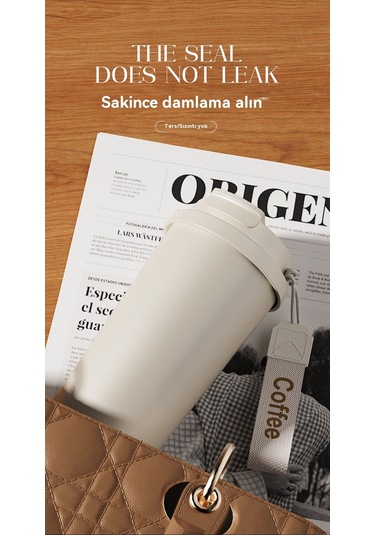 Aurora Kızlar İçsin Suyun Bardağıylabirlikte Görünüşen Güçlücelik Yüksek'e Görünüşe Benziyor. Beyaz