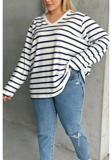 Kadın V Yaka Büyük Beden Oversize Kalıp Geniş Yırtmaçlı Çizgili Uzun Kol Curve Yumoş Bluz Beyaz
