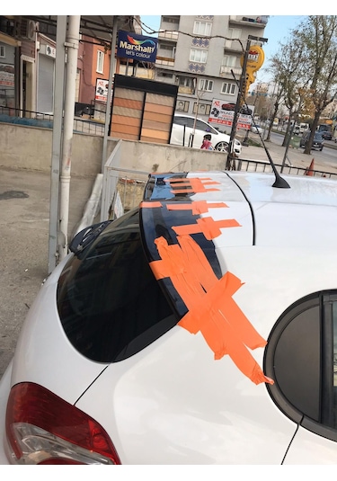 Peugeot 208 Spoyler Kapak Piano Black